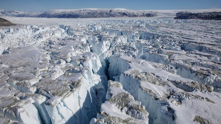 Báo động nguy cơ hư hại cơ sở hạ tầng xây dựng trên vùng băng vĩnh cửu 