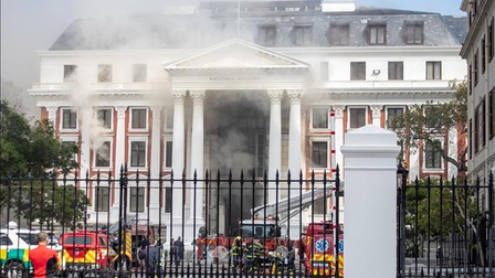 Thêm tội danh khủng bố cho nghi phạm đốt tòa nhà Quốc hội Nam Phi