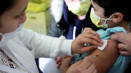 Thượng viện Pháp thông qua dự luật 'Thẻ vaccine'