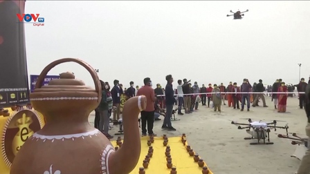 Ấn Độ: Sử dụng máy bay không người lái trong nghi lễ "tắm thánh"
