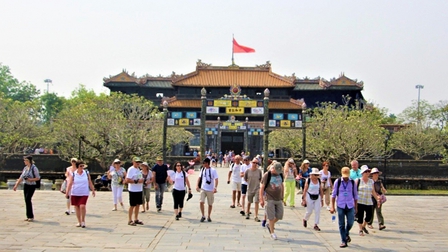 Đề xuất mở cửa hoàn toàn thị trường du lịch Việt Nam từ 1/5/2022