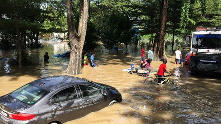 Lũ lụt hoành hành ở 7 bang của Malaysia