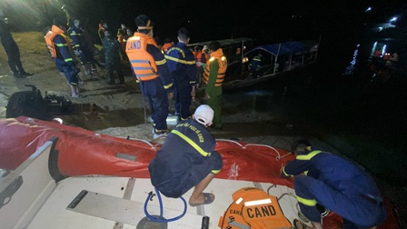 Vụ lật thuyền ở Thanh Hóa: Tìm thấy thêm thi thể 1 nạn nhân
