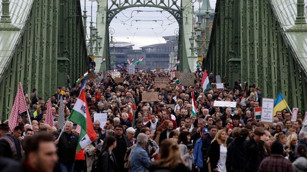 Hungary: Hàng chục nghìn người biểu tình phản đối chính phủ tại thủ đô Budapest