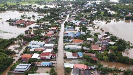 Lũ lụt làm hư hại mùa màng, cản trở phục hồi du lịch ở Thái Lan