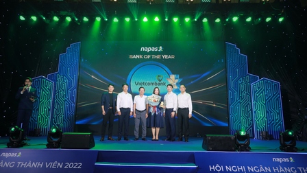 Vietcombank được vinh danh Ngân hàng xuất sắc nhất năm 2022 trong Hội nghị Ngân hàng thành viên 2022 của NAPAS