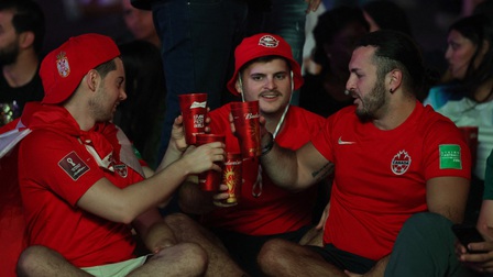 Kỳ World Cup không rượu bia: Chuyện nhỏ đối với người hâm mộ
