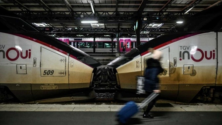 Pháp: Hàng trăm ngàn gia đình có thể lỡ Giáng sinh vì đình công ngành đường sắt