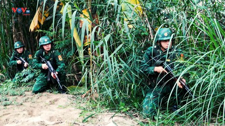 Bộ đội Biên phòng Lào Cai bám bản, giữ làng