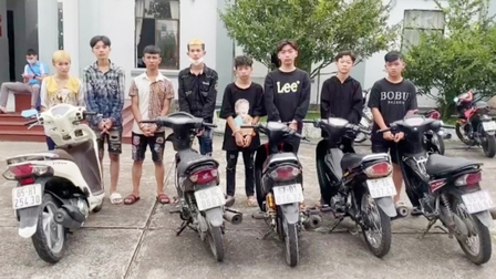 Công an Cần Thơ bắt 8 thiếu niên cướp xe máy lúc rạng sáng