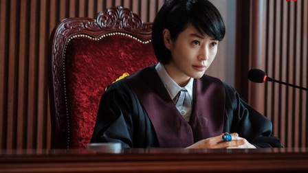 'Tòa án vị thành niên' và sự tái xuất của 'bà trùm' dòng phim tội phạm Hàn Quốc
