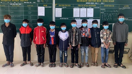 Quảng Bình: Bắt nhóm học sinh ném đá vỡ kính tàu SE7