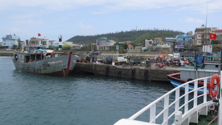 Quảng Ngãi: Tạm dừng tuyến vận tải Sa Kỳ - Lý Sơn, kiểm soát chặt tàu cá ra khơi