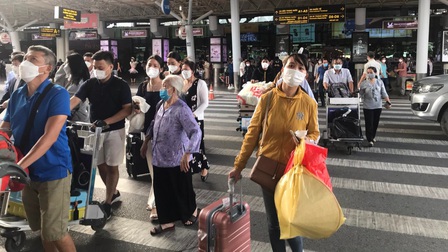 Sân bay Nội Bài, Tân Sơn Nhất khách tăng đột biến trong ngày mùng 4 Tết
