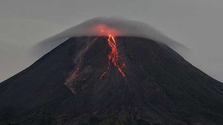 Indonesia: Núi lửa Merapi phun trào mây nóng xa 5 km, người dân sơ tán
