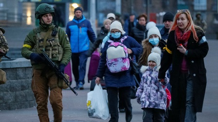 Ukraine mở 7 hành lang nhân đạo để người dân sơ tán khỏi các vùng chiến sự