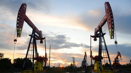 Giá dầu thế giới giảm phiên 16/3 trước những kỳ vọng về đàm phán Nga - Ukraine