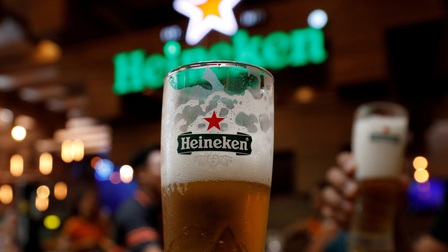 Hãng bia Heineken thông báo rút khỏi Nga