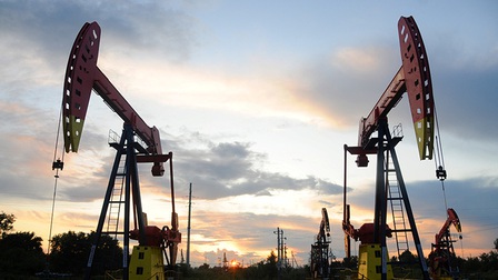 Giá dầu thế giới tăng 3% phiên 30/3 do nguồn cung thắt chặt