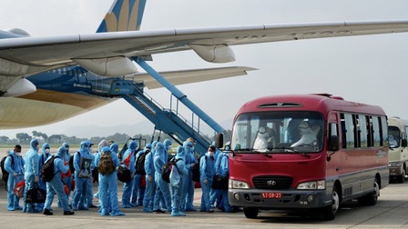 Sân bay Nội Bài lên 2 phương án đón người Việt ở 'điểm nóng' Ukraine về nước