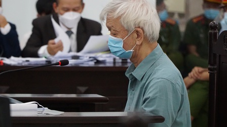 2 cựu Chủ tịch UBND tỉnh Khánh Hòa bị tuyên phạt tổng cộng 10 năm tù