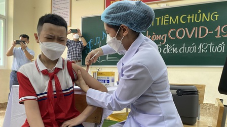 Quảng Ninh: Gần 150 học sinh lớp 6 đầu tiên của cả nước được tiêm vaccine Covid-19