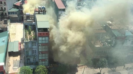 Hà Nội: Dập tắt đám cháy ở đường Nguyễn Hoàng