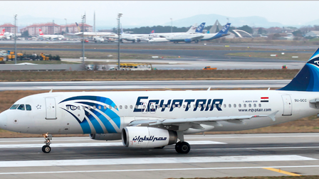 Phi công hút thuốc có thể là nguyên nhân vụ rơi máy bay của hãng EgyptAir năm 2016
