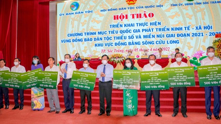 Vietcombank ủng hộ 4,5 tỷ đồng hỗ trợ các hộ gia đình người dân tộc thiểu số nghèo tại 9 tỉnh Đồng bằng Sông Cửu Long
