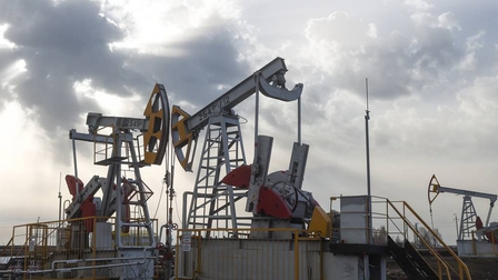 Châu Âu sẽ cấm vận hoàn toàn dầu của Nga trong vòng 9 tháng