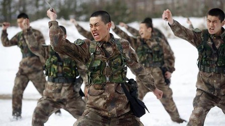 Quân đội Trung Quốc lần đầu tuyển hạ sĩ quan từ thí sinh dự thi đại học
