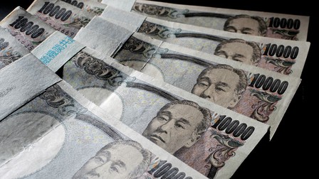 Đồng yen Nhật Bản giảm giá xuống mức thấp nhất trong 24 năm