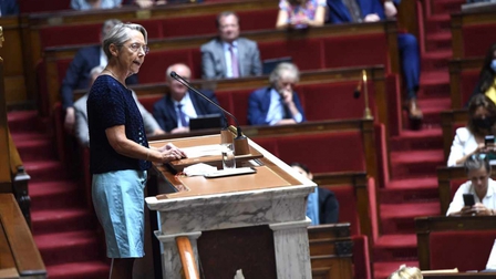 Thủ tướng Pháp Elisabeth Borne vượt qua cuộc bỏ phiếu bất tín nhiệm tại Quốc hội