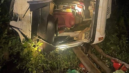 Lật xe khách ở Phú Thọ làm 3 người chết, 10 người bị thương