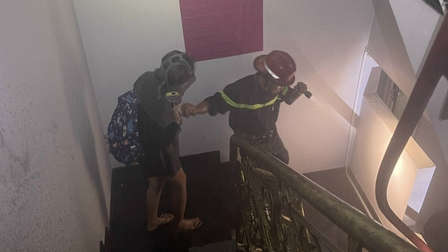Nhiều người mắc kẹt trong đám cháy tại homestay ở TP.HCM được giải cứu