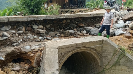 Hơn 100 nhà dân ở Yên Bái bị ngập, tốc mái do mưa lũ