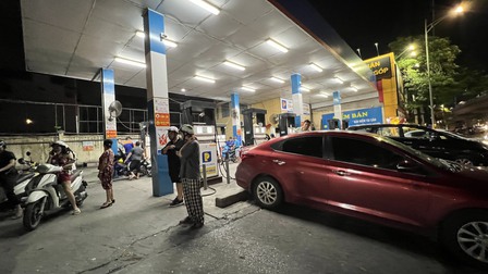 Giá xăng dầu đồng loạt giảm tiếp