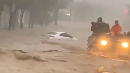 Hàn Quốc: Mưa bão tiếp tục gây thiệt hại lớn, quân đội huy động xe bọc thép cứu hộ