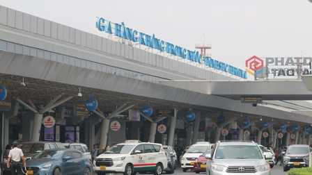TP.HCM lập bãi đỗ miễn phí cho taxi, xe công nghệ hoạt động tại sân bay