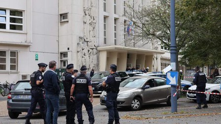 Pháp cảnh báo khẩn cấp về nguy cơ tấn công khủng bố trên cả nước