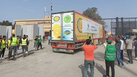 Xung đột Hamas- Israel: Đoàn xe cứu trợ quy mô lớn tiến vào Dải Gaza