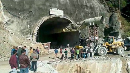Sập đường hầm đang xây dựng ở Ấn Độ, 36 công nhân mắc kẹt