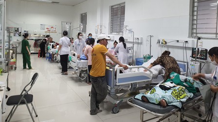 Kiên Giang: Gần 80 học sinh nhập viện, nghi ngộ độc tập thể 