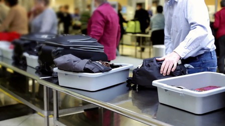 Đà Nẵng: 1 chuyến bay phải tạm dừng do hành khách nói chuyện về súng cất trong hành lý