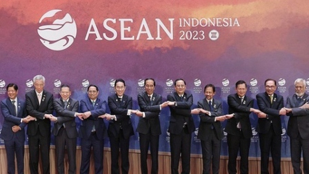 Thủ tướng lên đường dự Hội nghị cấp cao kỷ niệm 50 năm quan hệ ASEAN-Nhật Bản