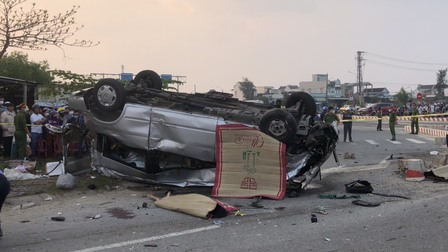 Quảng Nam: Tai nạn giao thông nghiêm trọng làm 8 người tử vong