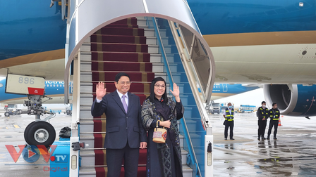 Thủ tướng rời Hà Nội, lên đường thăm chính thức Singapore và Brunei