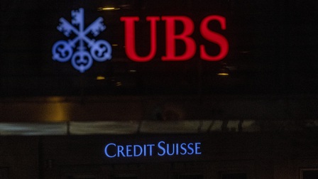 Thị trường thế giới thở phào sau khi UBS đồng ý mua lại Credit Suisse