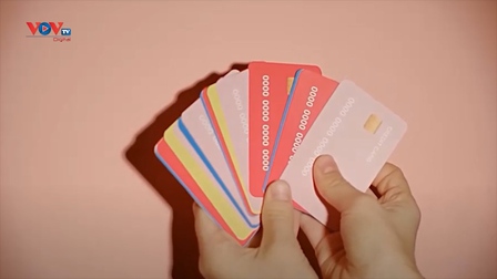 Thẻ tín dụng: Cơ hội chi tiêu hay cái bẫy tài chính của người trẻ?