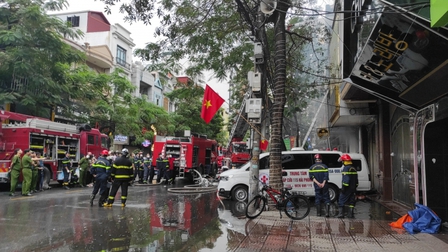 Cháy lớn trên phố Văn Cao (Hải Phòng)
